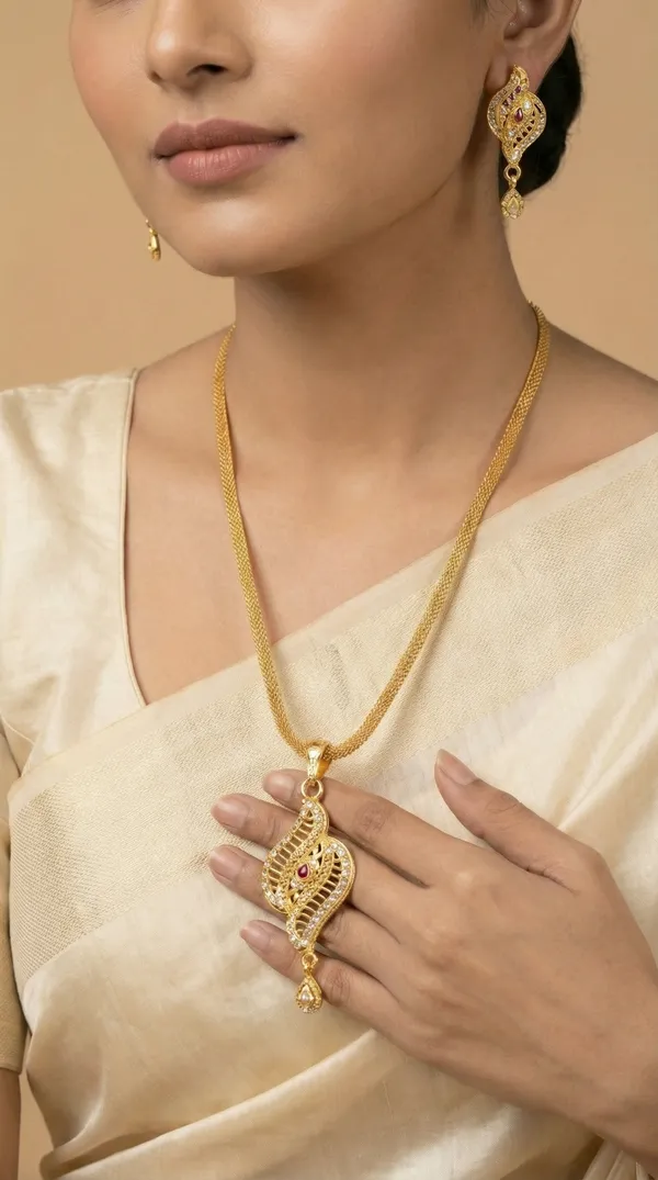 Micro_Gold_Plated_AD_Diamond_Studded_Fancy_Oval_Pendant_Set_with_Chain