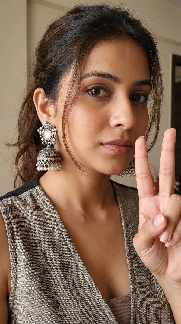 Elegant_Silver_Jhumka_Earrings_for_Women