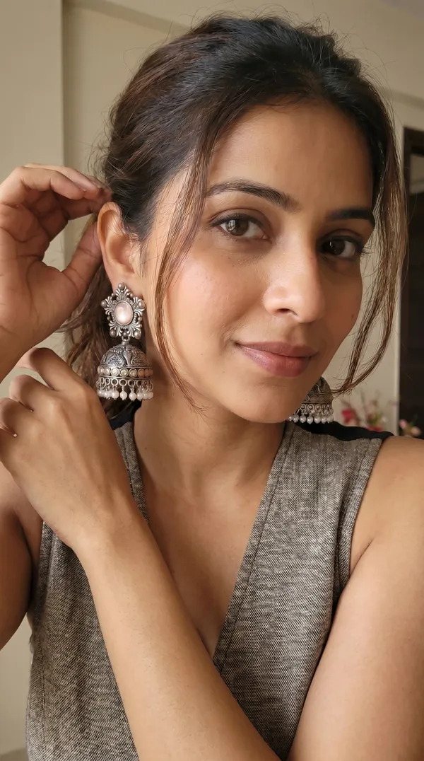 Elegant_Silver_Jhumka_Earrings_for_Women