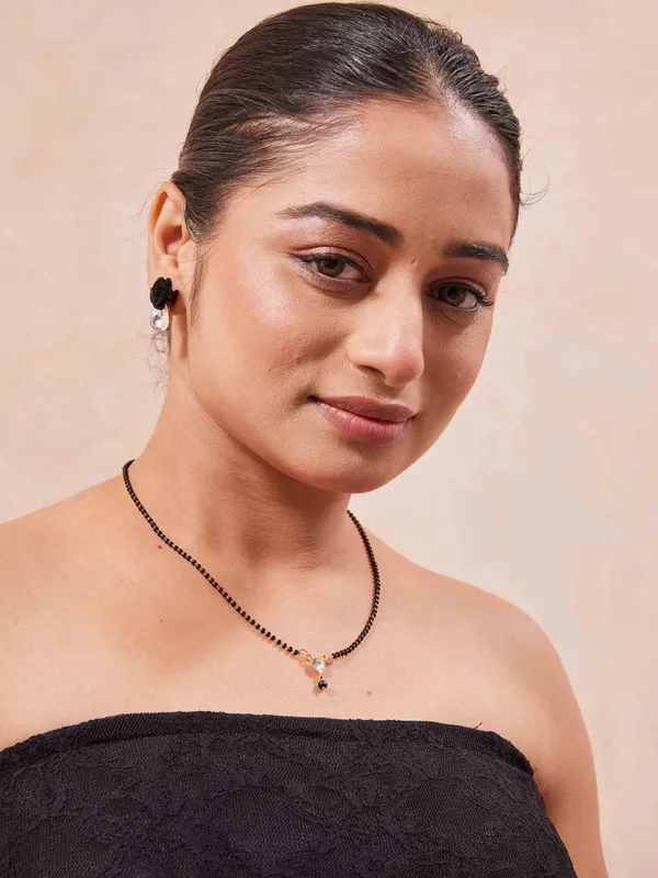 Rose_Gold_Mystic_Leaflet_Anti_Tarnish_Mangalsutra_For_Women