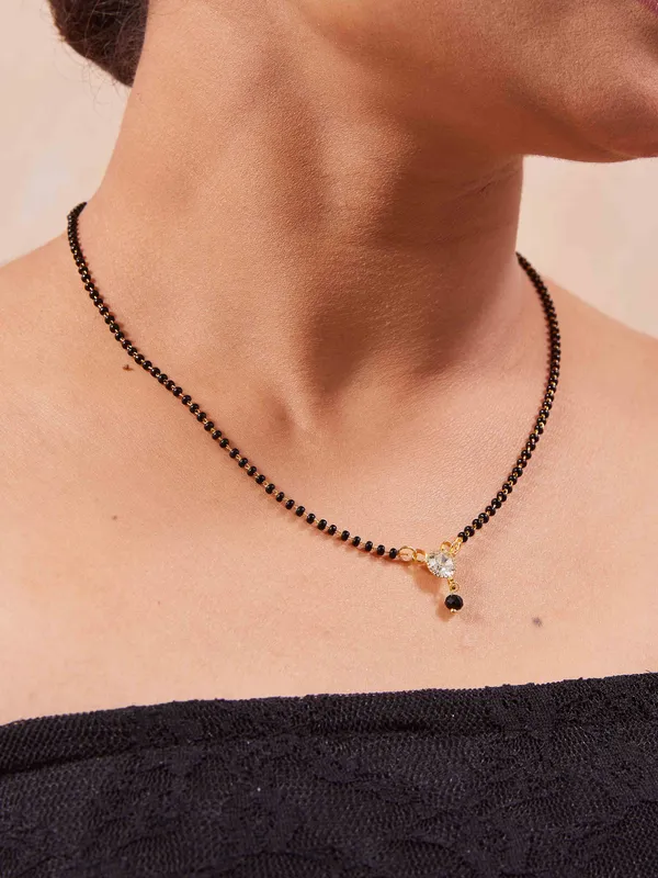 Rose_Gold_Mystic_Leaflet_Anti_Tarnish_Mangalsutra_For_Women