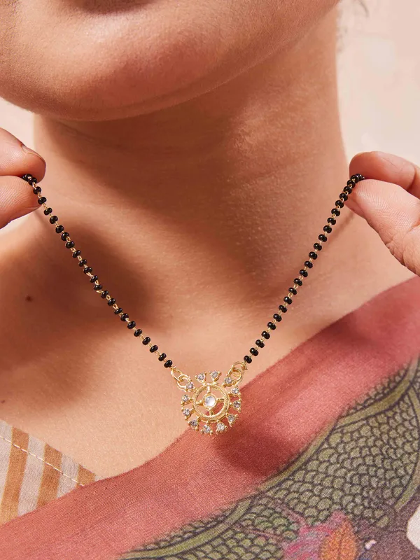 Rose_Gold_Mystic_Leaflet_Anti_Tarnish_Mangalsutra_For_Women