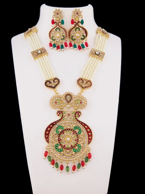 Rani_Haar_Jewellery_Set_with_Multi_Layer_Pearls_&_Kundan_Work