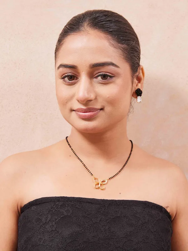 Rose_Gold_Mystic_Leaflet_Anti_Tarnish_Mangalsutra_For_Women