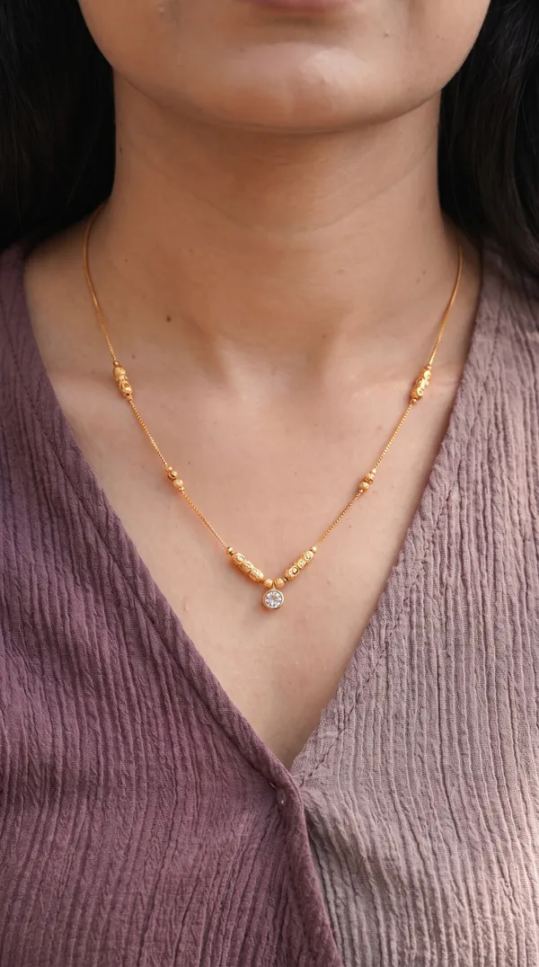 Elegant_Gold-Toned_Round_Crystal_Pendant_Beaded_Necklace_for_Women