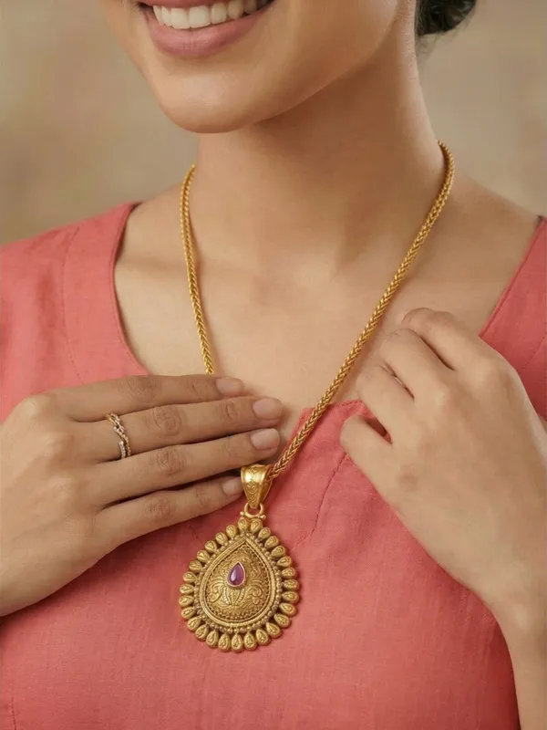 Micro_Gold_Plated_AD_Diamond_Studded_Fancy_Oval_Pendant_Set_with_Chain