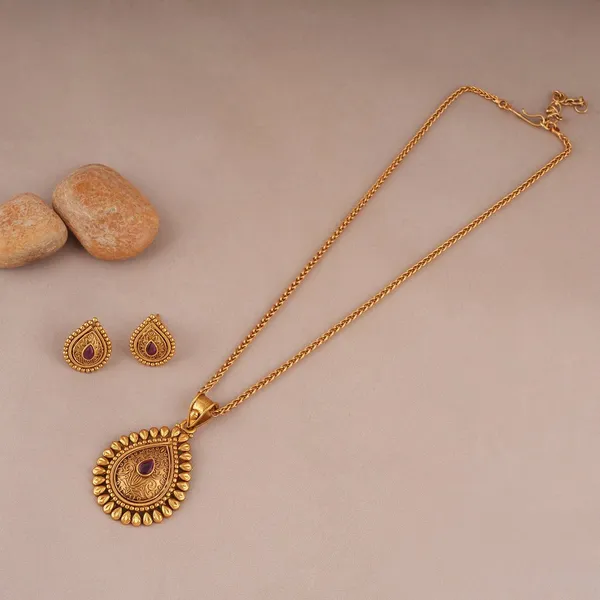 Micro_Gold_Plated_AD_Diamond_Studded_Fancy_Oval_Pendant_Set_with_Chain