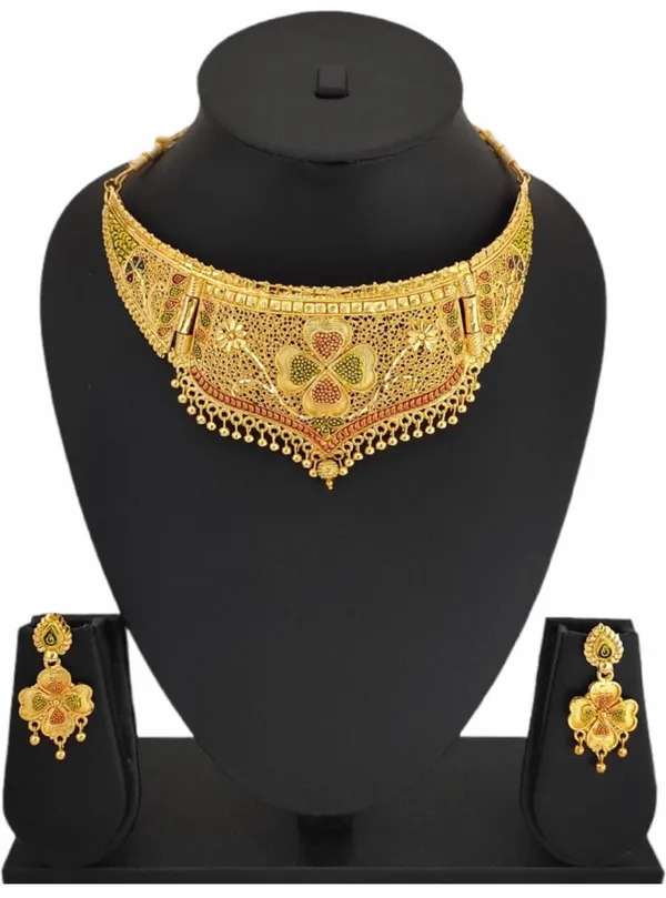 Traditional_Gold-Plated_Necklace_Set_with_Earrings
