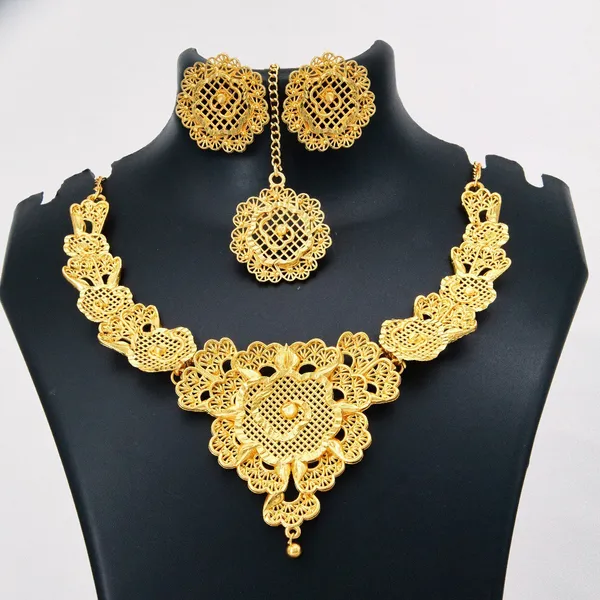 Traditional_Gold-Plated_Necklace_Set_with_Earrings