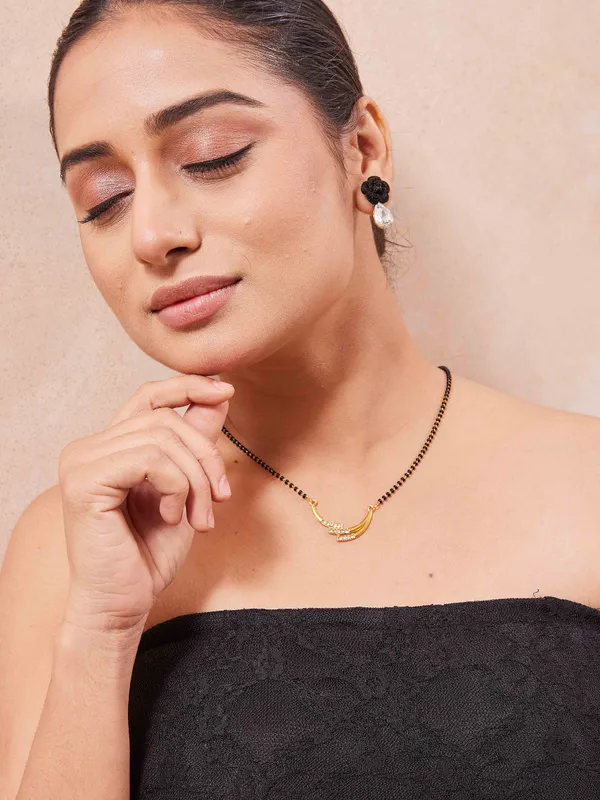 Rose_Gold_Mystic_Leaflet_Mangalsutra_For_Women