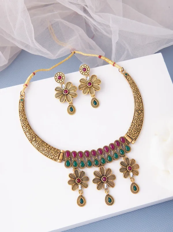 Flower_Design_Gold_Necklace_Set_with_Hanging_Drops_&_Earrings