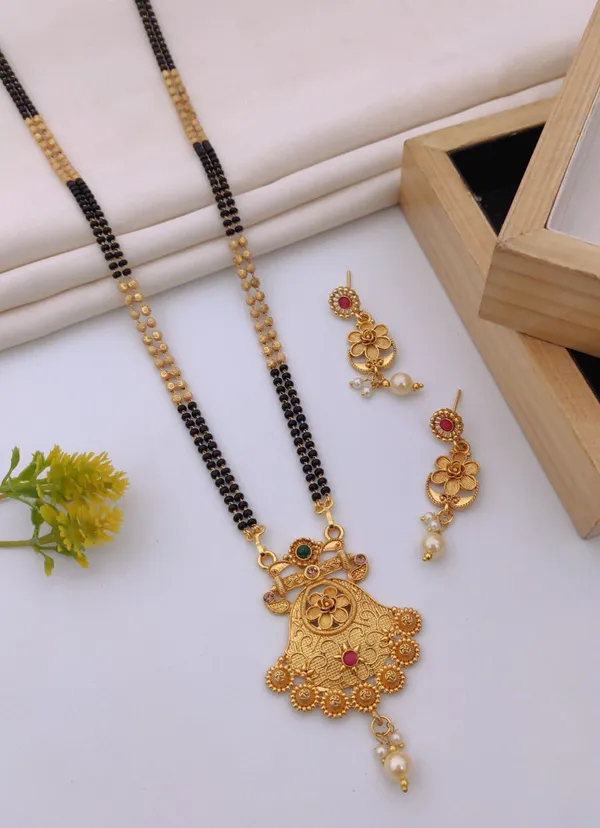 Micro_gold_plated_diamond_studed_fancy_flower_square_mangalsutra
