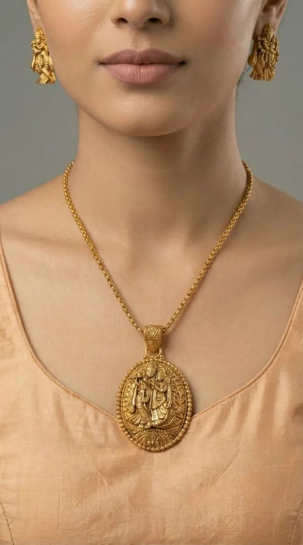 Micro_Gold_Plated_AD_Diamond_Studded_Fancy_Oval_Pendant_Set_with_Chain