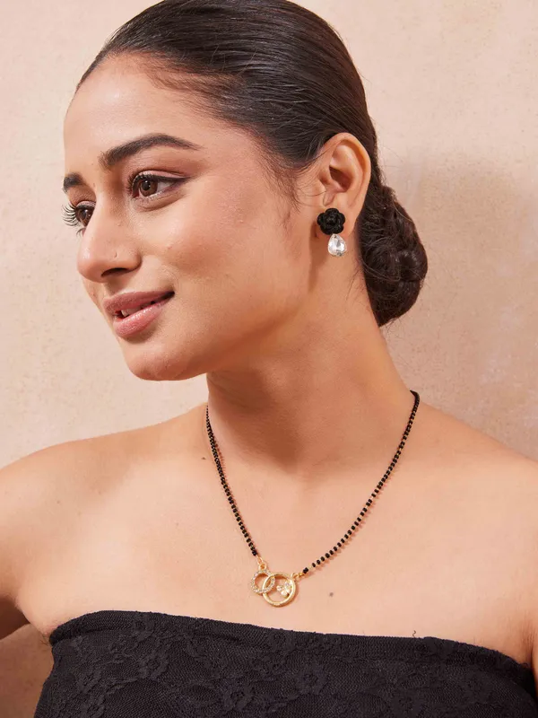 Rose_Gold_Mystic_Leaflet_Mangalsutra_For_Women