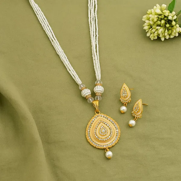 Elegant_Gold-Tone_Pearl_Necklace_Set_with_Statement_Pendant_&_Matching_Earrings
