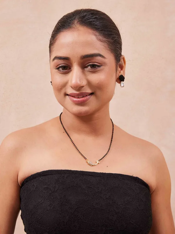 Rose_Gold_Mystic_Leaflet_Anti_Tarnish_Mangalsutra_For_Women