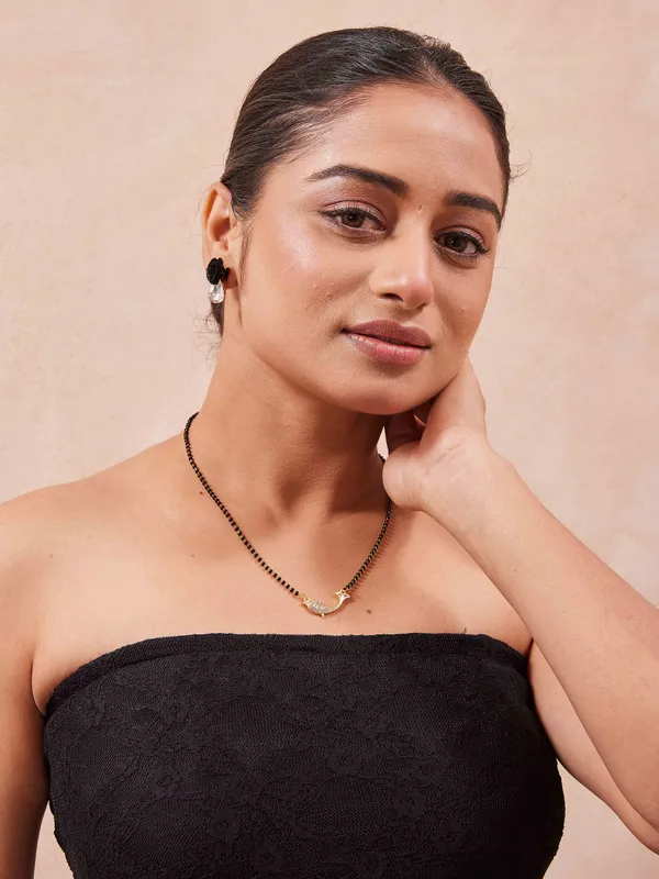 Rose_Gold_Mystic_Leaflet_Anti_Tarnish_Mangalsutra_For_Women
