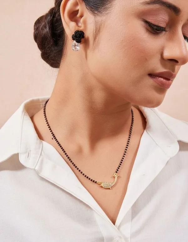 Rose_Gold_Mystic_Leaflet_Anti_Tarnish_Mangalsutra_For_Women