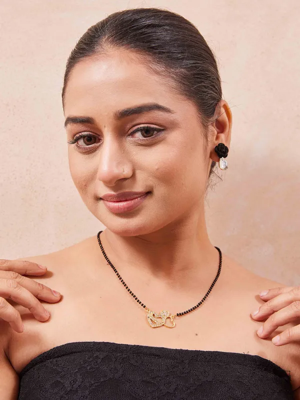 Rose_Gold_Mystic_Leaflet_Mangalsutra_For_Women