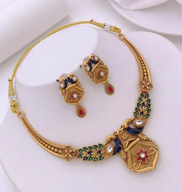 Royal_Gold_Peacock_Leaf_Meenakari_Pendant_Necklace