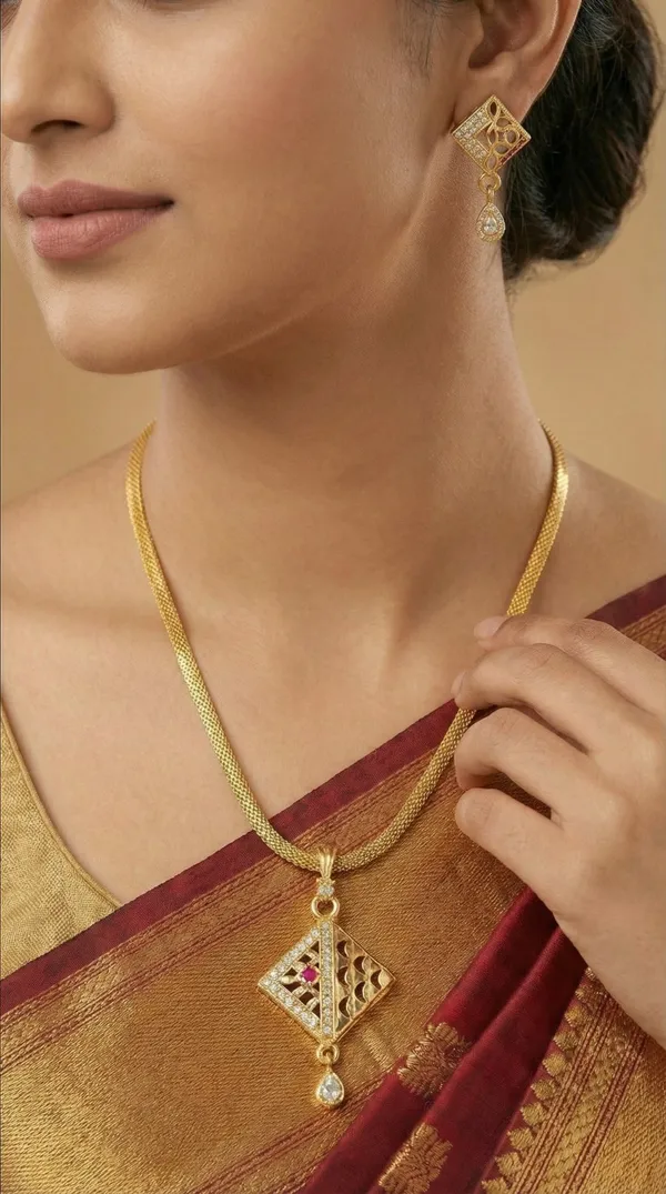 Micro_Gold_Plated_AD_Diamond_Studded_Fancy_Oval_Pendant_Set_with_Chain