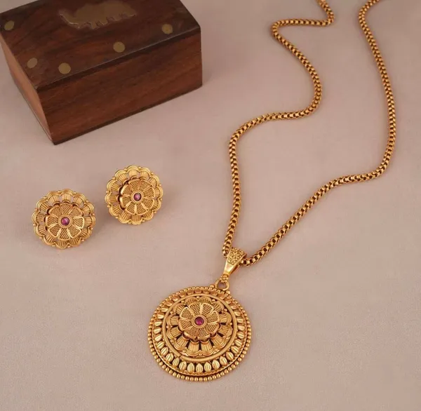 Antique_Gold_Floral_Medallion_Necklace_Set_with_Ruby_Accent