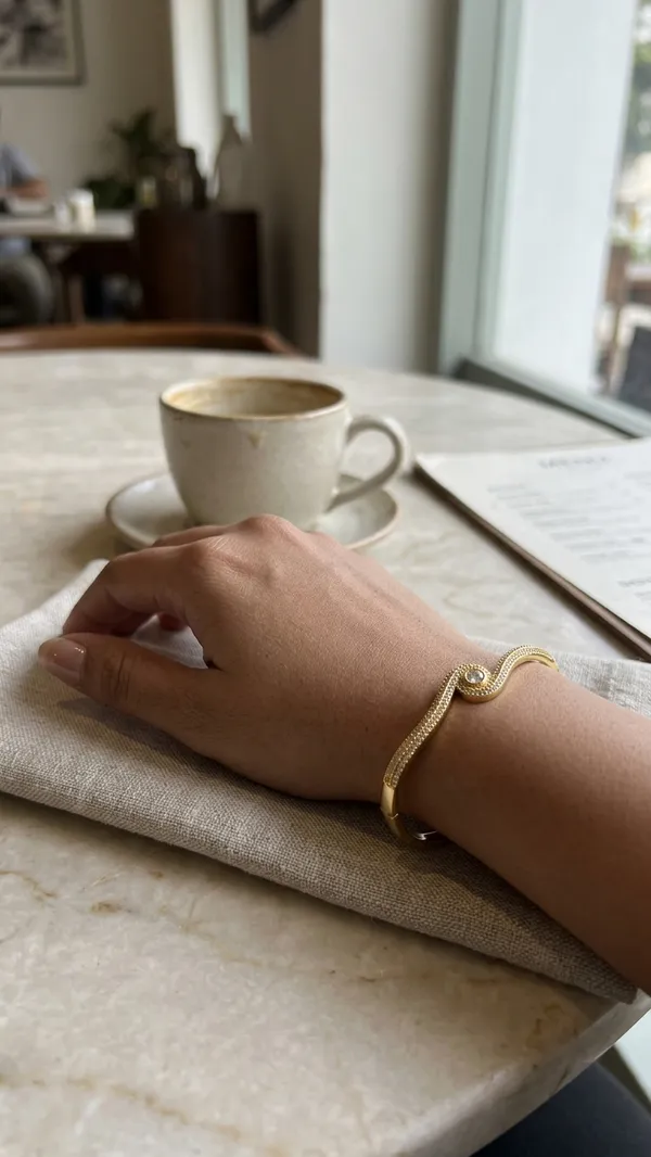 18K_Gold_Plated_Zircon_Studded_Interlocking_Wave_Hinge_Bangle_Bracelet_for_Women