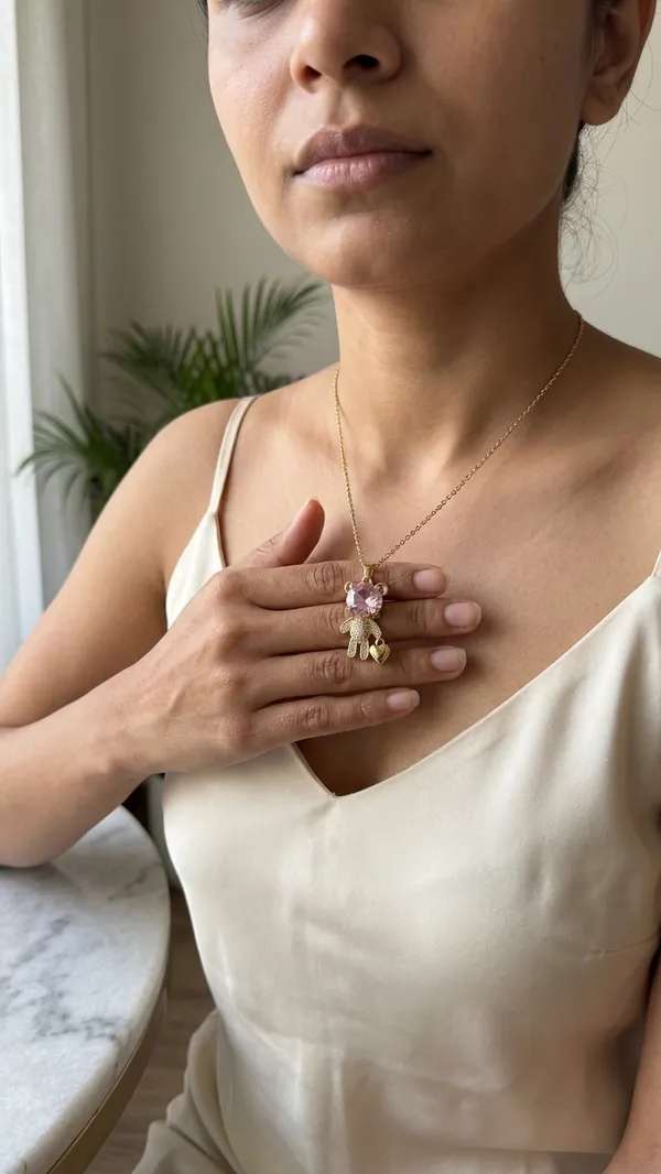Gold_Alloy_Pendant_For_Women