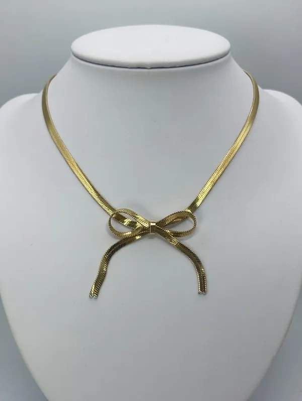 Gold_Plated_Metal_Pendant_For_Women