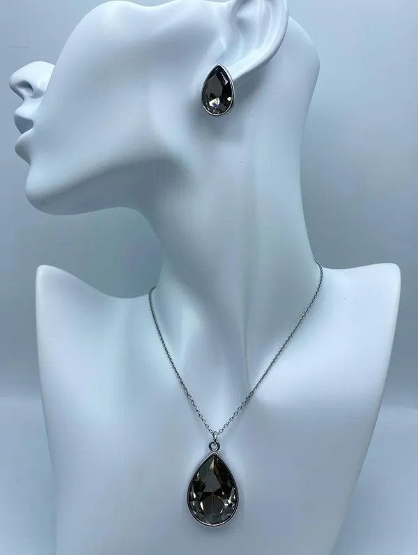 White_Crystal_Pendant_Set_For_Women