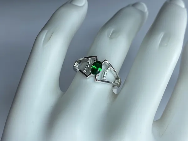Green_Silver_Ring_For_Women