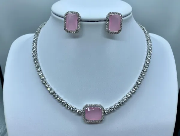 pink_Gemstone_Metal_Pendant_Set_For_Women