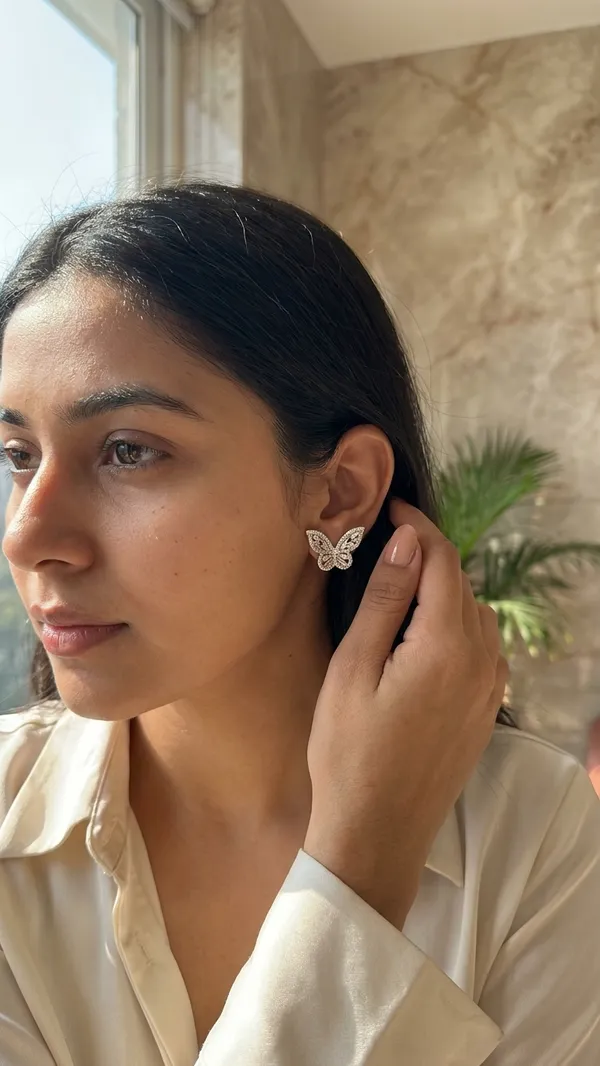 Elegant_Butterfly_Crystal_Stud_Earrings_