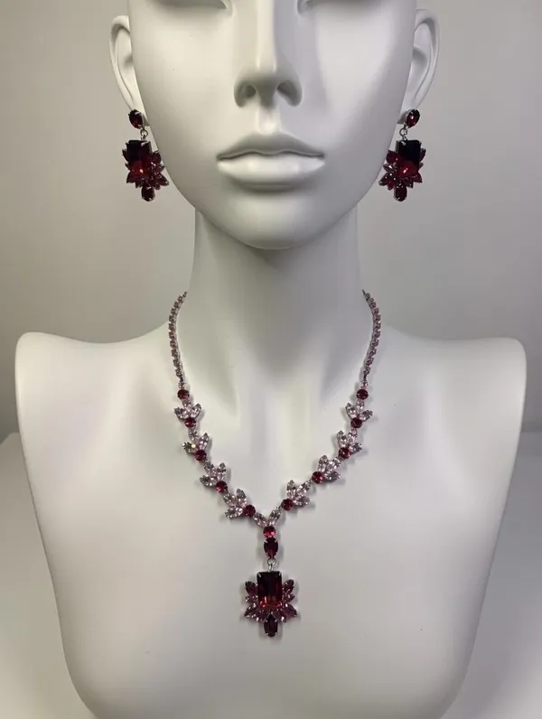 Red_Crystal_Pendant_Set_For_Women