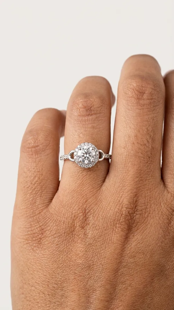 Luxe_Halo_Solitaire_Crystal_Ring