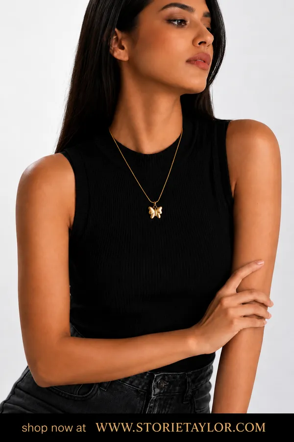 Minimalist_Gold_Butterfly_Pendant_Necklace