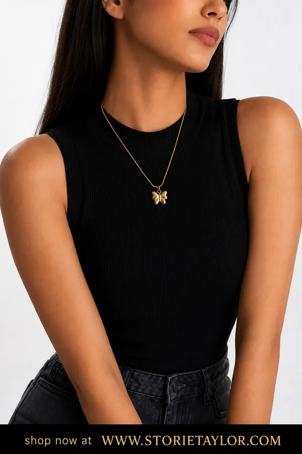 Minimalist_Gold_Butterfly_Pendant_Necklace