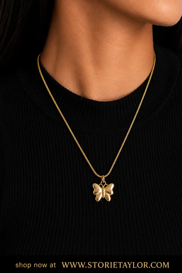 Minimalist_Gold_Butterfly_Pendant_Necklace