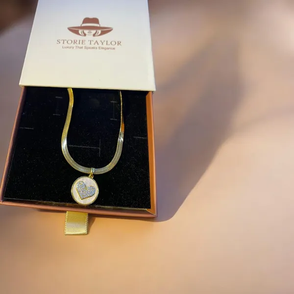 Gold_Crystal_Pendant_Set_For_Women