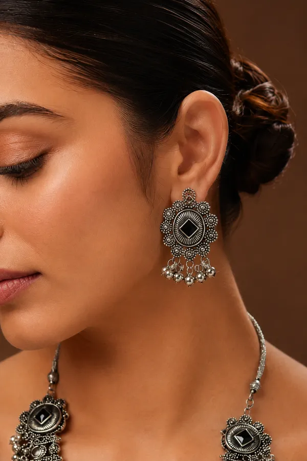 Oxidised_Silver_Plated_Traditional_Necklace_Set_with_Earrings_&_Maang_Tikka_|_Ethnic_Tribal_Jewelry_Set_for_Women
