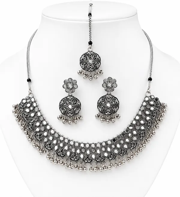 Oxidised_Silver_Traditional_Choker_Necklace_Set_with_Earrings_&_Maang_Tikka