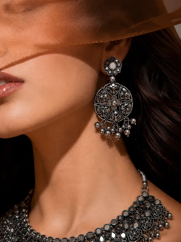 Premium_Oxidised_Silver_Mirror_Choker_Necklace_Set_with_Matching_Earrings_&_Maang_Tikka_for_Women_|_Traditional_Ethnic_Jewellery_Set