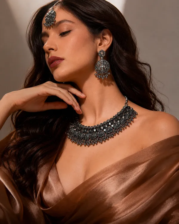 Premium_Oxidised_Silver_Mirror_Choker_Necklace_Set_with_Matching_Earrings_&_Maang_Tikka_for_Women_|_Traditional_Ethnic_Jewellery_Set
