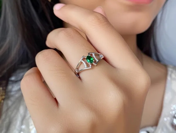 Green_Silver_Ring_For_Women