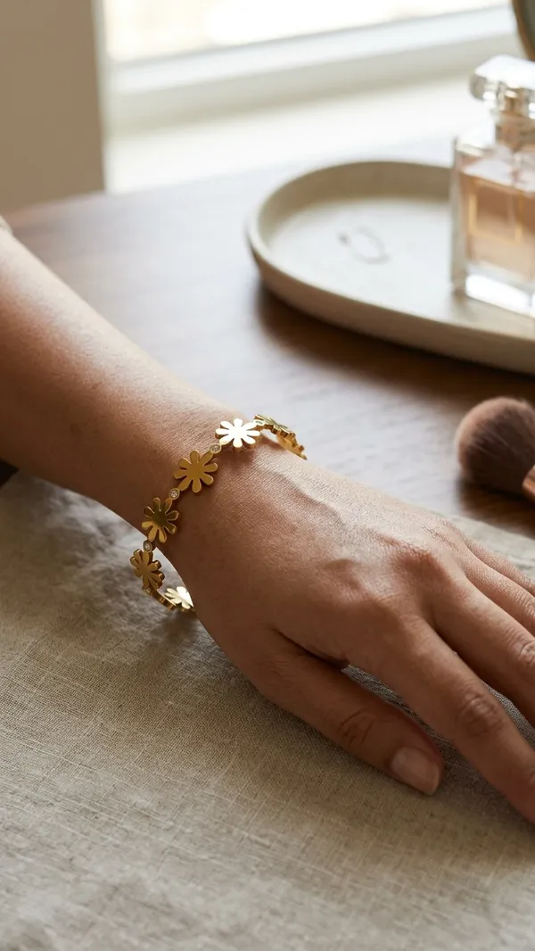 Storie_Taylor_Elegant_Gold-Plated_Daisy_Flower_Bracelet_for_Women_&_Girls_-_Imported_Floral_Bangle_with_Crystal_Accents