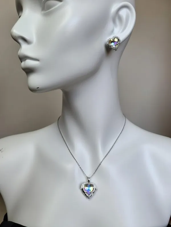 White_Metal_With_Crystal_Pendant_Set_For_Women