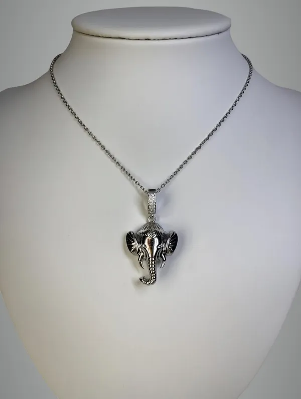White_Metal_Alloy_Pendant_For_Women