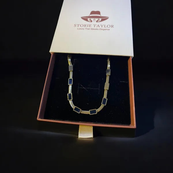 Gold_Beaded_Pendant_For_Women
