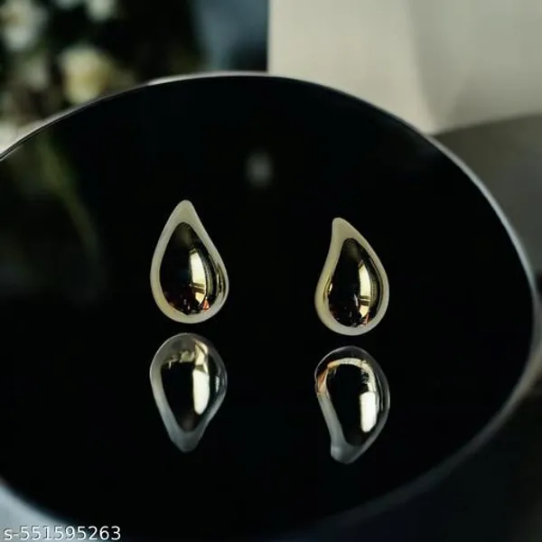 Elegant_Teardrop_Earrings_|_Gold_Finish