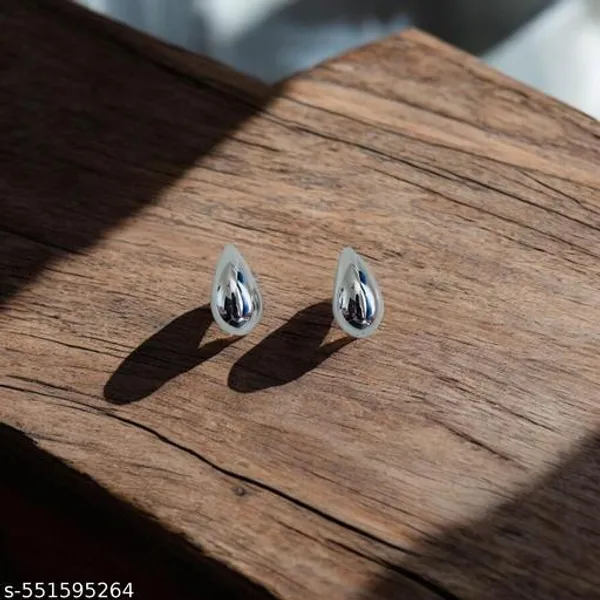 Elegant_Teardrop_Earrings_|_Silver_Finish